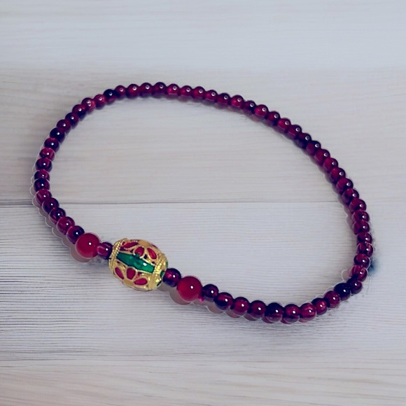 ELEGANT RED GARNET NEPALESE BEAD STRETCHY BRACELET - Picture 2 of 4